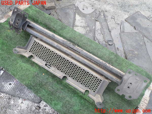 1UPJ-9238661014]クライスラー・グランドボイジャー(RT38)フロントバンパーホースメント 中古_2