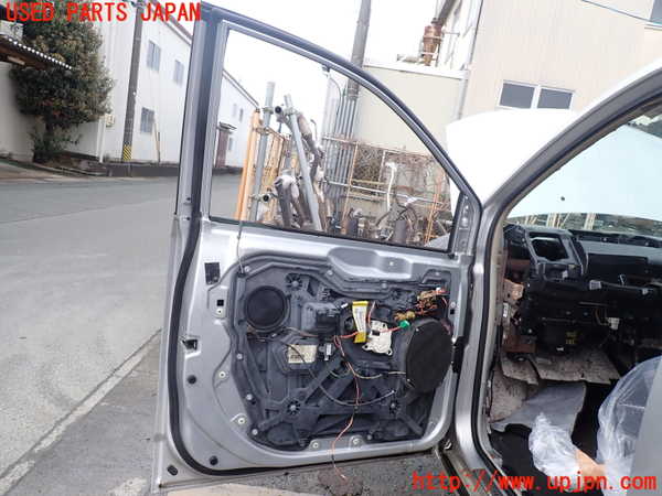 1UPJ-9238661260]クライスラー・グランドボイジャー(RT38)左前ドア 中古_4