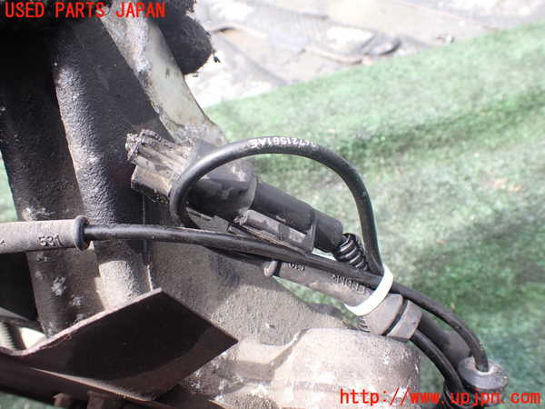 1UPJ-9238664290]クライスラー・グランドボイジャー(RT38)右フロントナックルハブ 中古_3