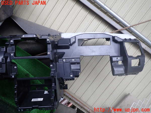 1UPJ-9238667505]クライスラー・グランドボイジャー(RT38)ダッシュボード 中古_2