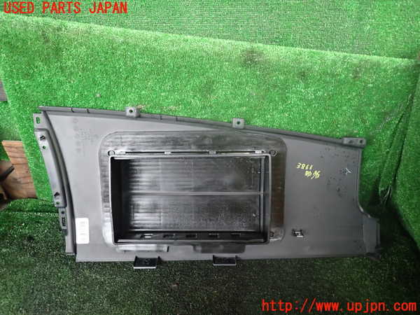 1UPJ-9238667870]クライスラー・グランドボイジャー(RT38)助手席側エアバッグカバー 中古_2