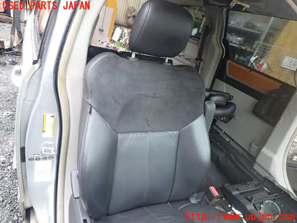 1UPJ-9238667035]クライスラー・グランドボイジャー(RT38)運転席シート 中古_2
