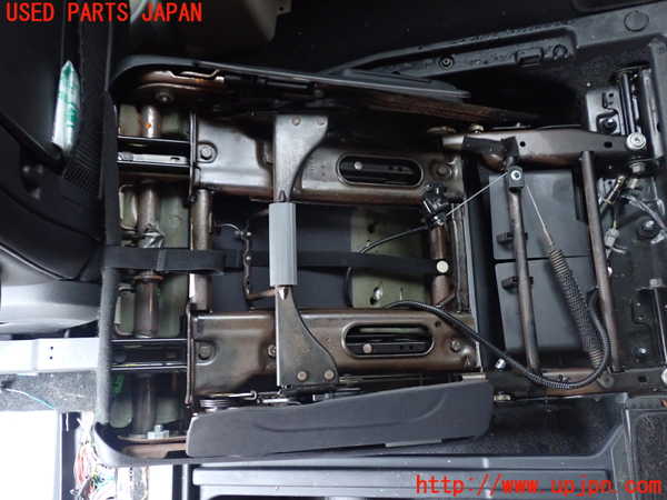 1UPJ-9238667145]クライスラー・グランドボイジャー(RT38)右2列目シート 中古_5