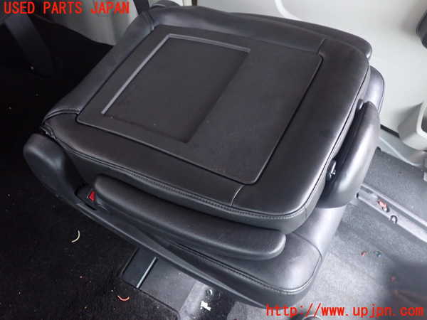 1UPJ-9238667175]クライスラー・グランドボイジャー(RT38)左2列目シート 中古_4