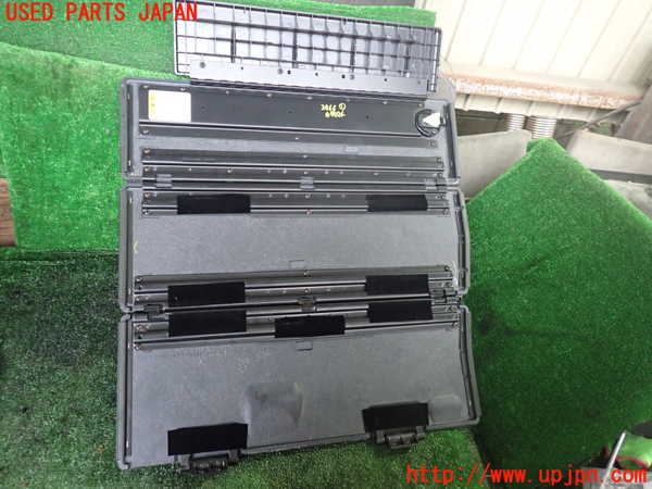 1UPJ-9238667841]クライスラー・グランドボイジャー(RT38)小物入れ1 中古_2