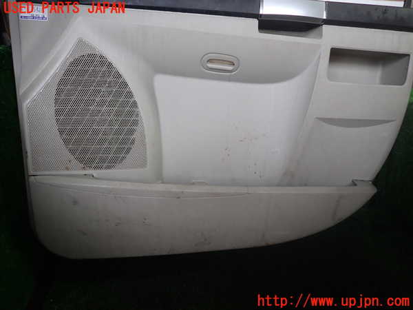 1UPJ-9238661234]クライスラー・グランドボイジャー(RT38)右前ドア内張り 中古_3
