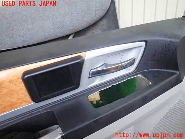 1UPJ-9238661264]クライスラー・グランドボイジャー(RT38)左前ドア内張り 中古_2