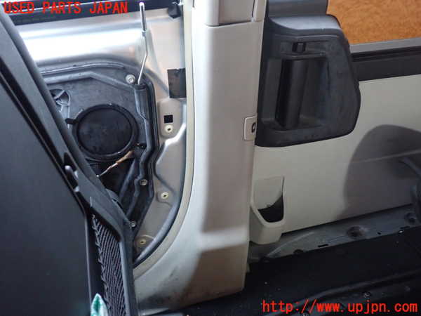 1UPJ-9238667665]クライスラー・グランドボイジャー(RT38)右センターピラートリム 中古_3