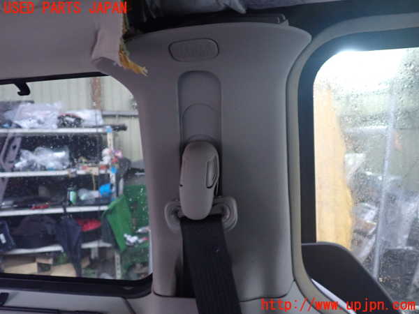 1UPJ-9238667680]クライスラー・グランドボイジャー(RT38)左リアピラートリム 中古_2