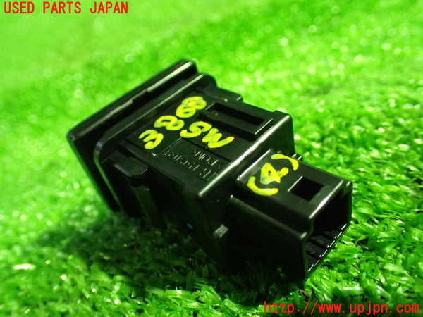 1UPJ-9238686309]ヴォクシー(ノア)(ZRR80W)スイッチ4 (アイドリングストップOFF) 中古_2