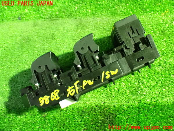 1UPJ-9238686240]ヴォクシー(ノア)(ZRR80W)右前パワーウィンドウスイッチ 中古_2