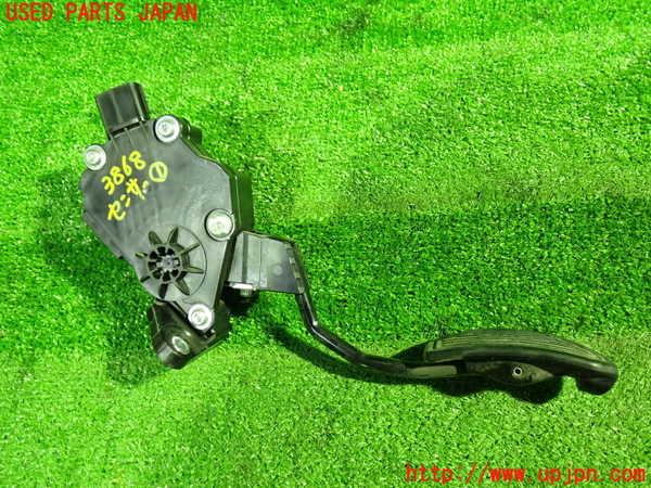 1UPJ-9238686381]ヴォクシー(ノア)(ZRR80W)センサー1 (アクセルペダル) 中古_3