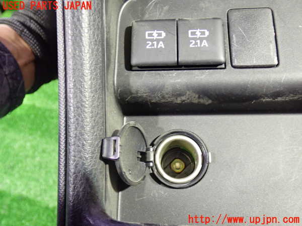 1UPJ-9238687549]ヴォクシー(ノア)(ZRR80W)コンソール 中古_2