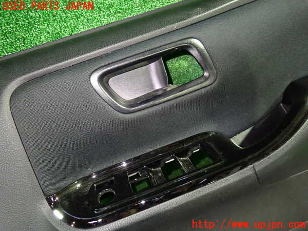1UPJ-9238681234]ヴォクシー(ノア)(ZRR80W)右前ドア内張り 中古_2