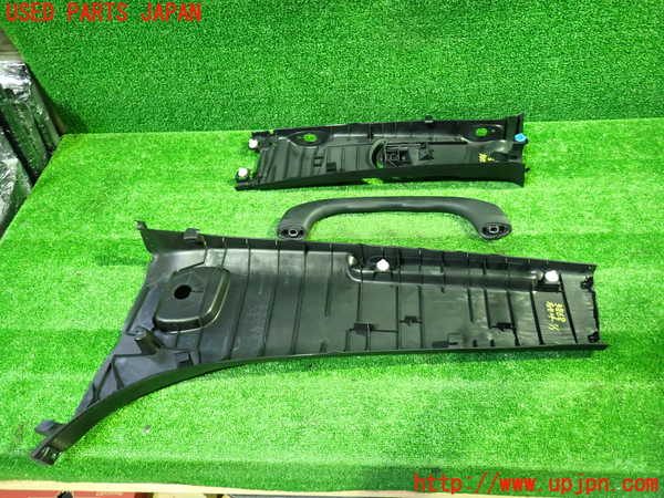 1UPJ-9238687665]ヴォクシー(ノア)(ZRR80W)右センターピラートリム 中古_2