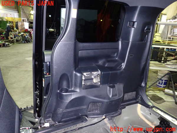 1UPJ-9238687675]ヴォクシー(ノア)(ZRR80W)右リアピラートリム 中古_4