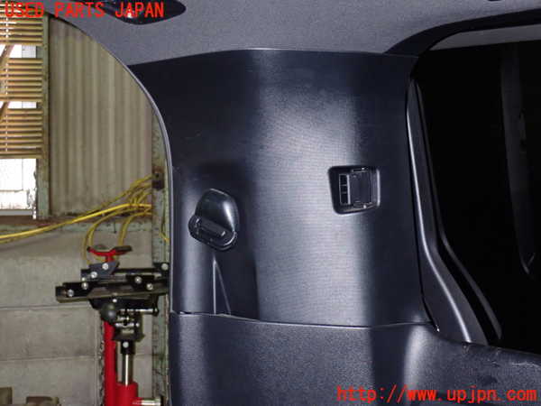 1UPJ-9238687680]ヴォクシー(ノア)(ZRR80W)左リアピラートリム 中古_3