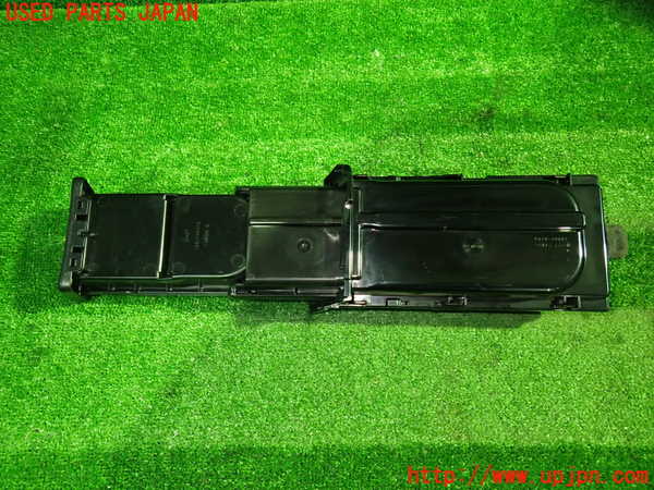 1UPJ-9238687810]ヴォクシー(ノア)(ZRR80W)ドリンクホルダー 中古_3