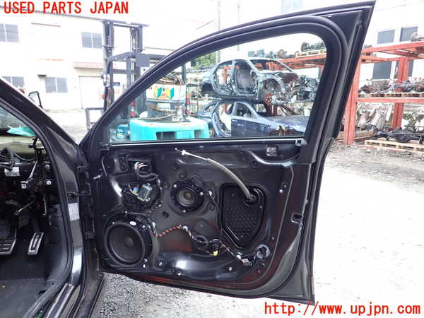 1UPJ-9238691230]アウディ・S3 セダン(8VDJHL)右前ドア AGC M25 中古_2