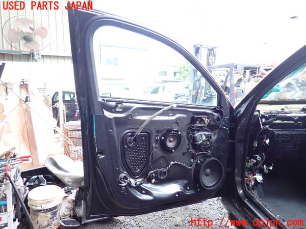 1UPJ-9238691260]アウディ・S3 セダン(8VDJHL)左前ドア AGC M25 中古_2