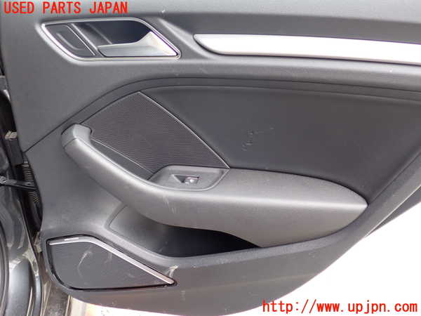 1UPJ-9238691290]アウディ・S3 セダン(8VDJHL)右後ドア AGC M189 中古_3