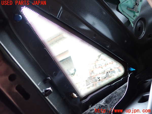 1UPJ-9238691380]アウディ・S3 セダン(8VDJHL)右クォーターガラス AGC M189 中古_2