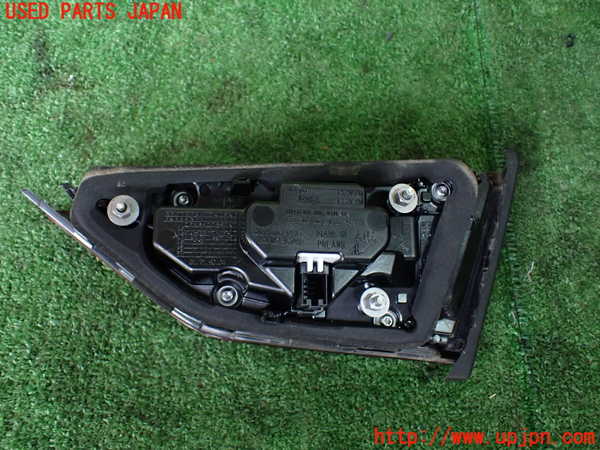 1UPJ-9238691552]アウディ・S3 セダン(8VDJHL)左リアフィニッシャー 中古_2