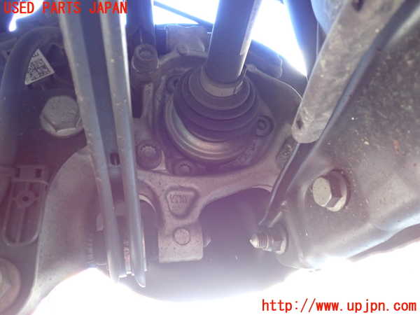 1UPJ-9238694300]アウディ・S3 セダン(8VDJHL)右リアナックルハブ 中古_2