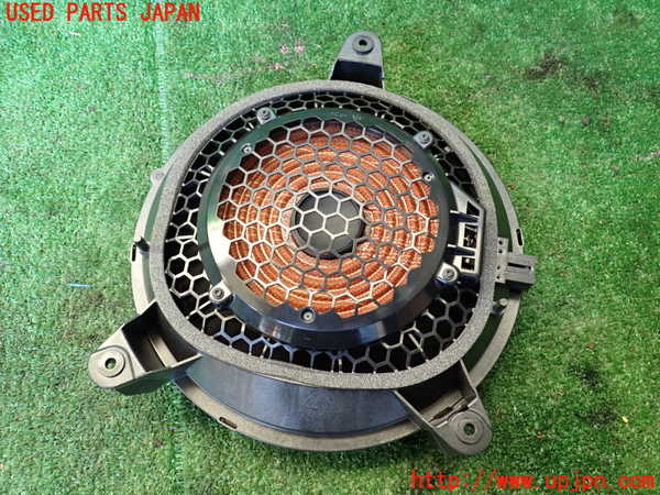 1UPJ-9238696530]アウディ・S3 セダン(8VDJHL)ウーハー 中古_2