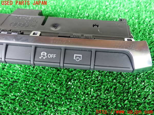 1UPJ-9238696307]アウディ・S3 セダン(8VDJHL)スイッチ2 (ハザード・ソナー他) 中古_3