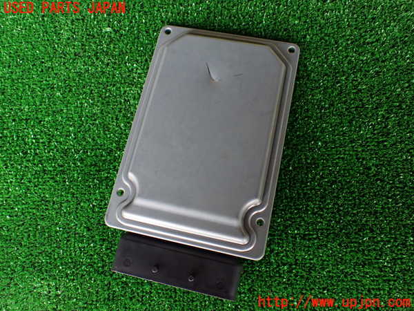 1UPJ-9238696120]アウディ・S3 セダン(8VDJHL)サスペンションコンピューター 中古_2