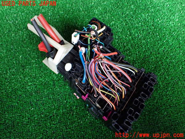 1UPJ-9238696742]アウディ・S3 セダン(8VDJHL)ヒューズボックス2 中古_2