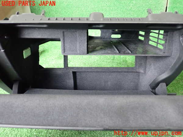 1UPJ-9238697516]アウディ・S3 セダン(8VDJHL)グローブボックス1 中古_2