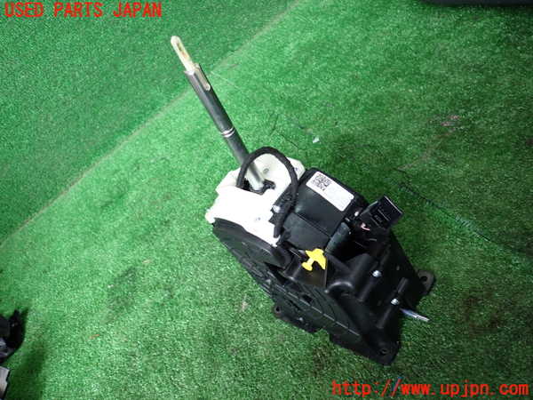 1UPJ-9238697555]アウディ・S3 セダン(8VDJHL)ATシフトレバー 中古_2