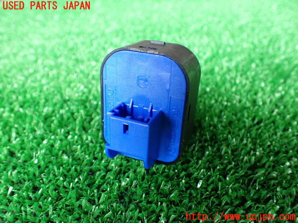 1UPJ-9238696280]アウディ・S3 セダン(8VDJHL)ミラースイッチ 中古_2