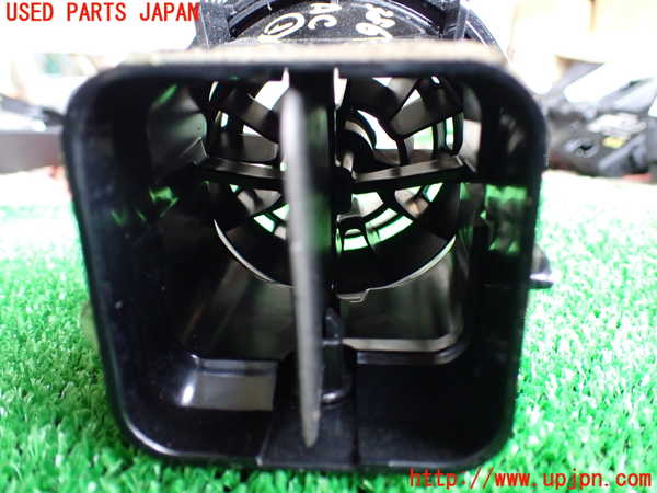 1UPJ-9238697526]アウディ・S3 セダン(8VDJHL)エアコン吹き出し口1 (右) 中古_3