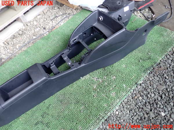 1UPJ-9238697540]アウディ・S3 セダン(8VDJHL)センターコンソール 中古_2