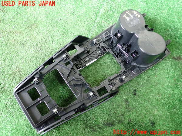 1UPJ-9238697549]アウディ・S3 セダン(8VDJHL)コンソール 中古_2