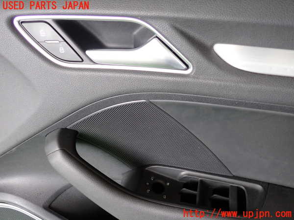 1UPJ-9238691234]アウディ・S3 セダン(8VDJHL)右前ドア内張り 中古_2