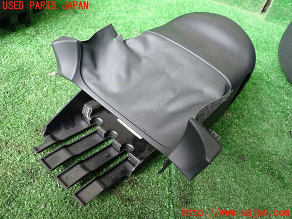 1UPJ-9238697905]アウディ・S3 セダン(8VDJHL)コラムカバー 中古_2