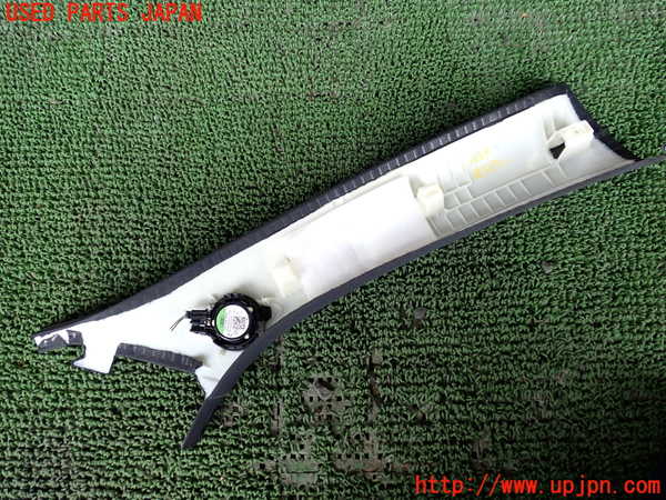 1UPJ-9238697660]アウディ・S3 セダン(8VDJHL)左フロントピラートリム 中古_2