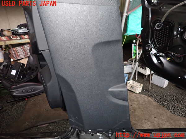 1UPJ-9238697670]アウディ・S3 セダン(8VDJHL)左センターピラートリム 中古_3