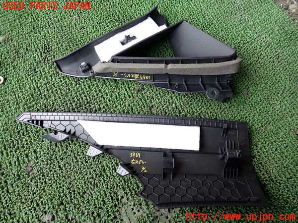 1UPJ-9238697675]アウディ・S3 セダン(8VDJHL)右リアピラートリム 中古_2