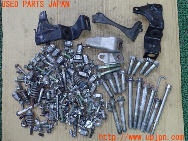 ステップワゴン(RK1)前期 ネジ・ナット・ステー類 ジャンク 923870