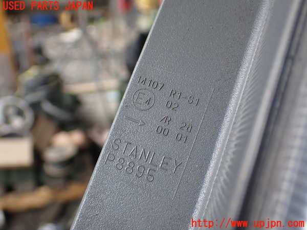 1UPJ-9238701530]ステップワゴン(RK1)右テールランプ 中古_4