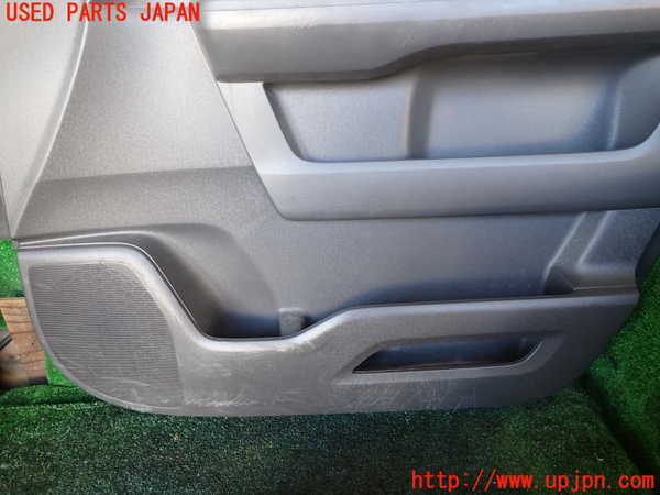 1UPJ-9238701234]ステップワゴン(RK1)右前ドア内張り 中古_3