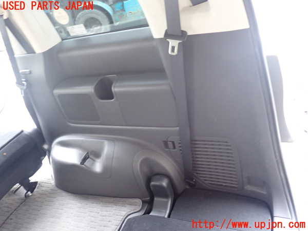 1UPJ-9238707675]ステップワゴン(RK1)右リアピラートリム 中古_4