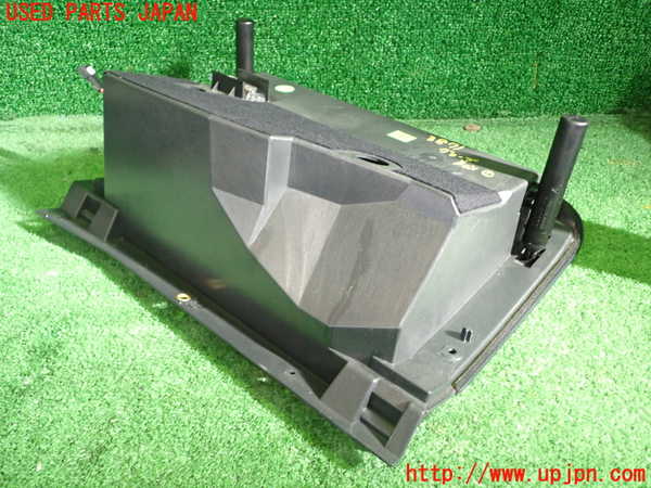 1UPJ-9238717516]ポルシェ・ボクスター(98623)グローブボックス1 中古_3