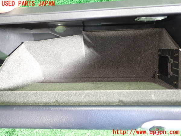 1UPJ-9238717516]ポルシェ・ボクスター(98623)グローブボックス1 中古_5