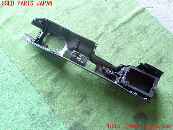 1UPJ-9238717540]ポルシェ・ボクスター(98623)センターコンソール 中古_5